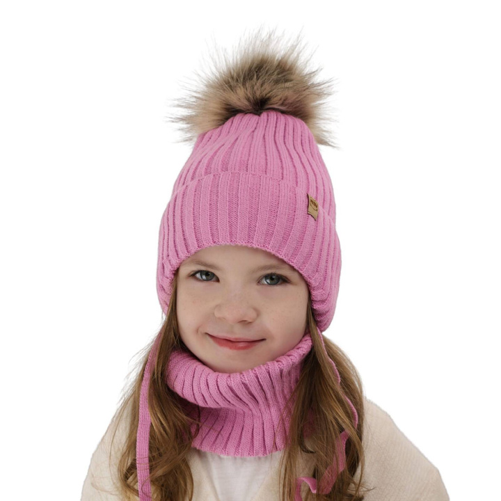 Meisjes winter set muts en sjaal, roze, met garen pompon, met bindkoorden, Louisa