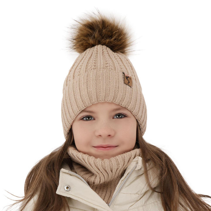Meisjes winter set, beige, met garen pompon, Larina