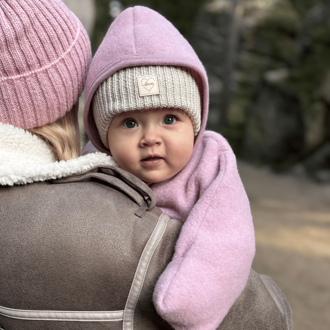 Meisjes wintermuts, beige, 100% Merino Wol, gevoerd met wolvilt, met garen pompon, met bindkoorden, Havana