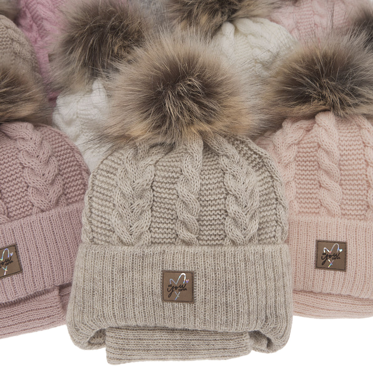 Meisjes winter set muts en buissjaal, beige, met garen pompon, Finess