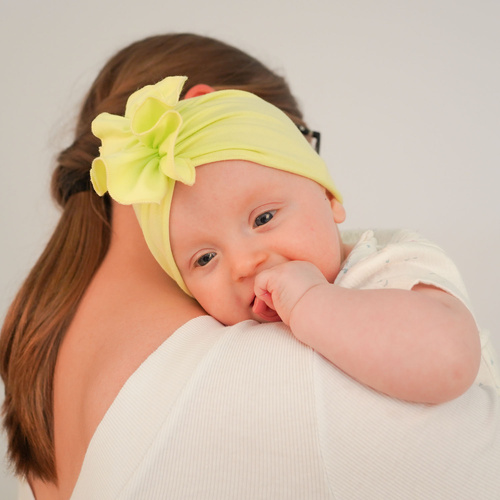 Meisjes herfst/lente muts, creme, katoenen, met decoratieve plooien, Werka