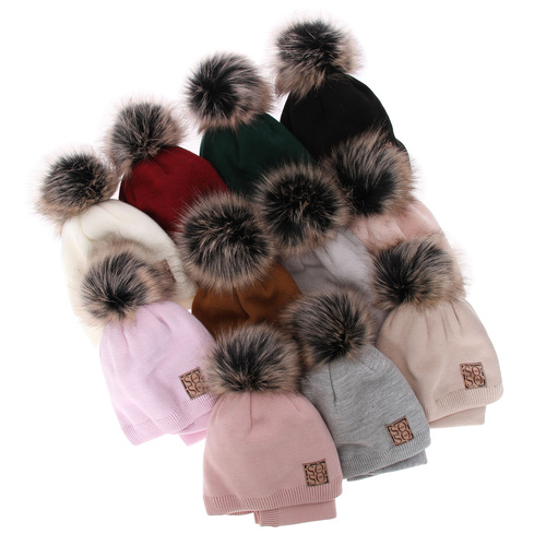 Meisjes winter set muts en buissjaal, grijs, met garen pompon, Apolinka