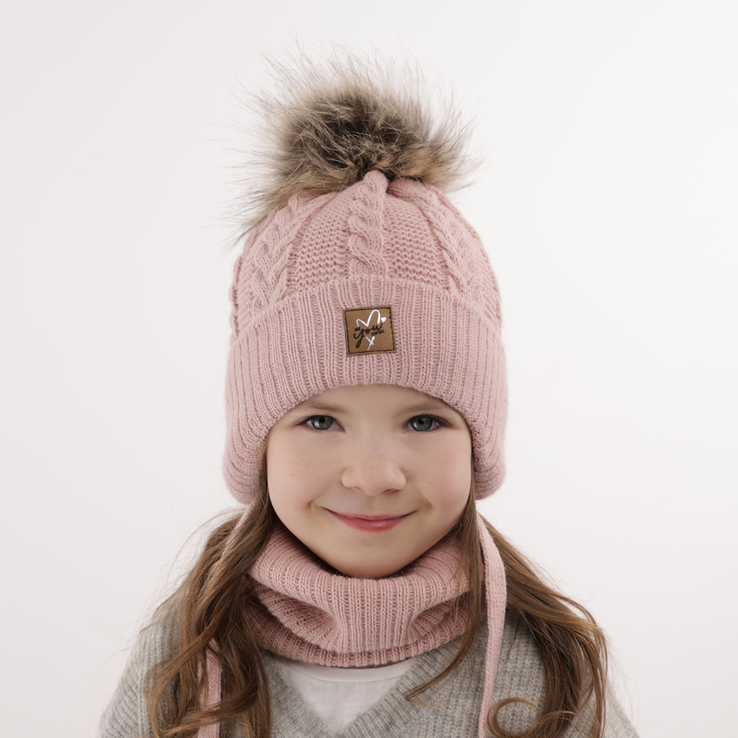 Meisjes winter set muts en buissjaal, kremowy, met garen pompon, Finess
