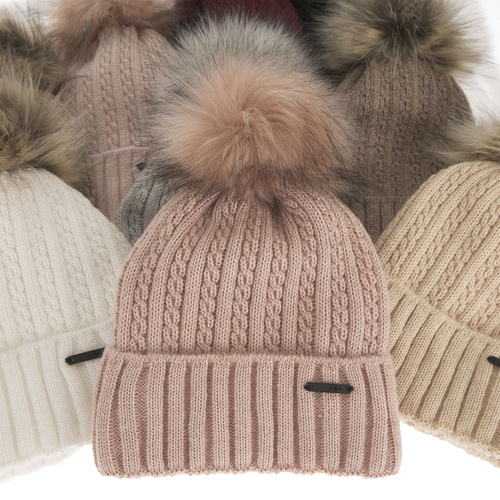 Dames wintermuts, roze, met garen pompon, Karizma