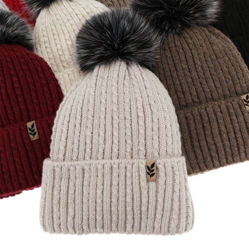 Naisten talvipipo, beige, tupsulla, Calista