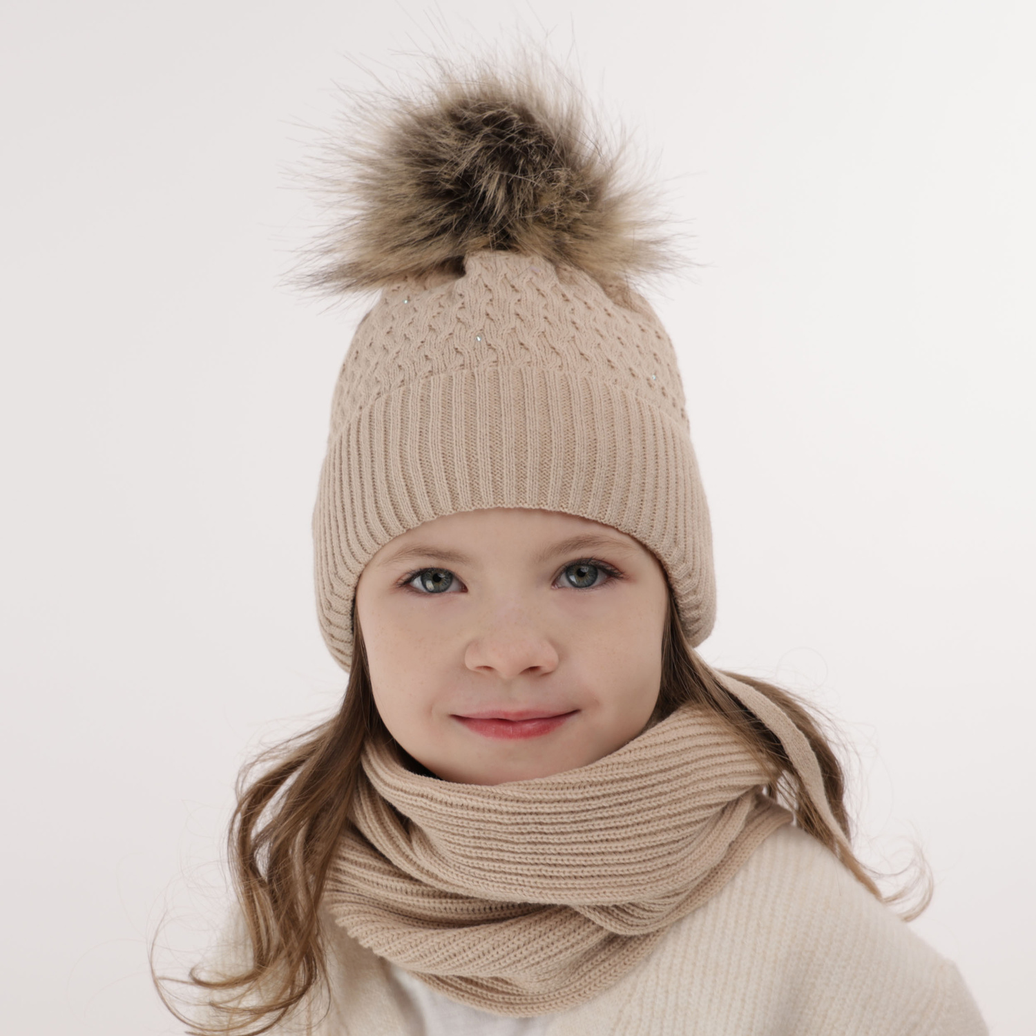 Meisjes winter set muts en sjaal, roze, met garen pompon, Zelta
